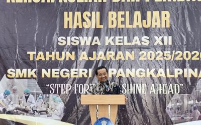 Pembekalan memasuki Dunia Kerja/Kuliah dan pembagian hasil belajar kelas XII peserta didik tahun ajaran 2025/2026